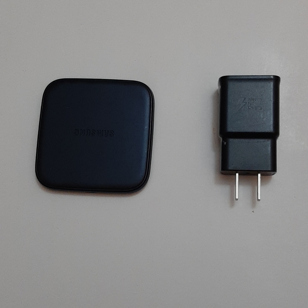 Samsung black wireless charger